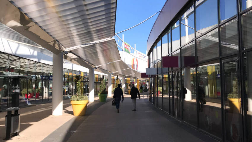 30565215l - Attribut alt par défaut.