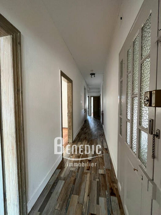 4255051b - Attribut alt par défaut.