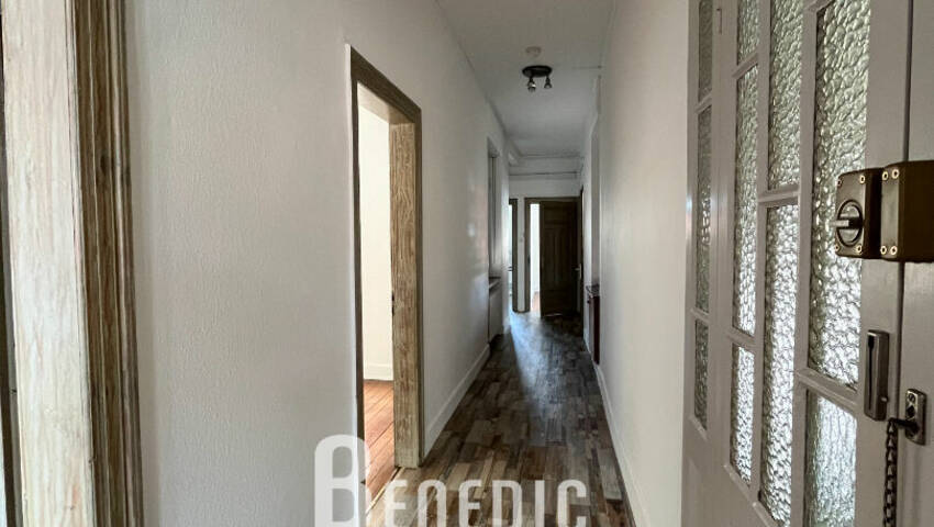 4255051b - Attribut alt par défaut.