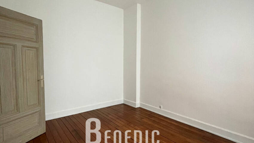 4255051c - Attribut alt par défaut.