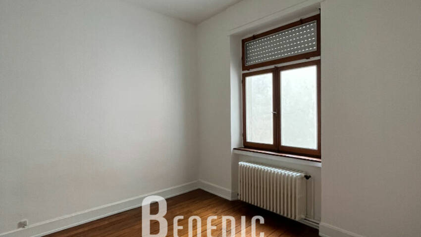 4255051d - Attribut alt par défaut.