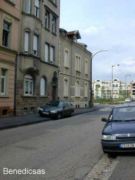 4255051l - Attribut alt par défaut.