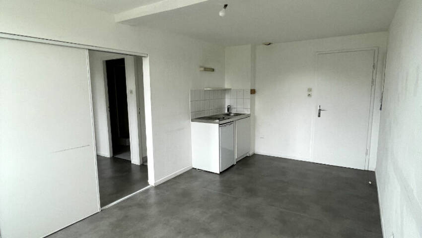 4253766a - Attribut alt par défaut.