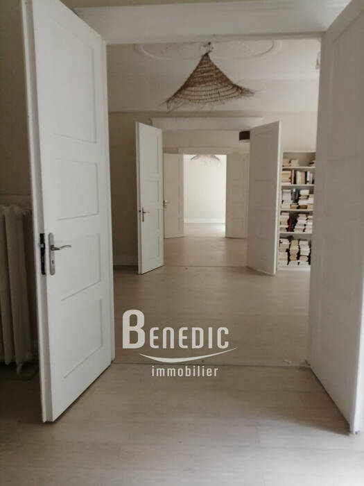 36846308f - Attribut alt par défaut.