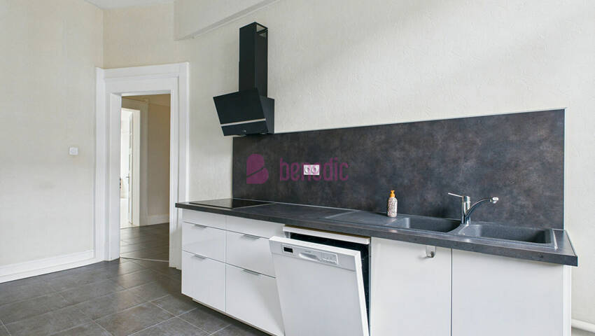 36846308a - Attribut alt par défaut.