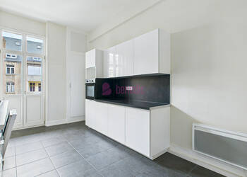 36846308b - Attribut alt par défaut.