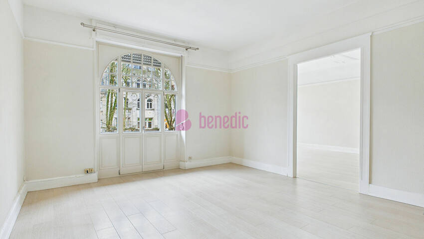 36846308c - Attribut alt par défaut.