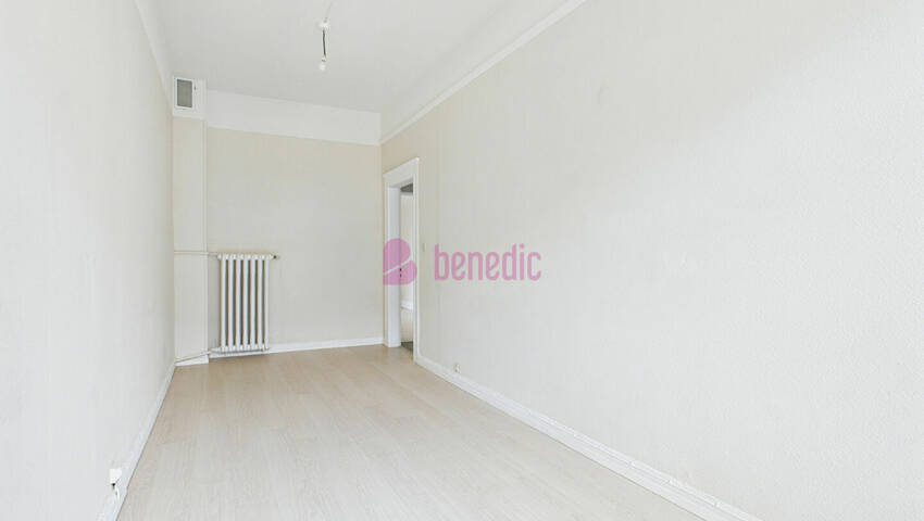 36846308l - Attribut alt par défaut.