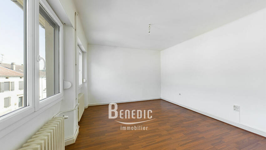 50745043c - Attribut alt par défaut.