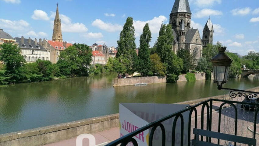 53398873a - Attribut alt par défaut.