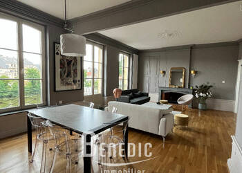 53398873b - Attribut alt par défaut.