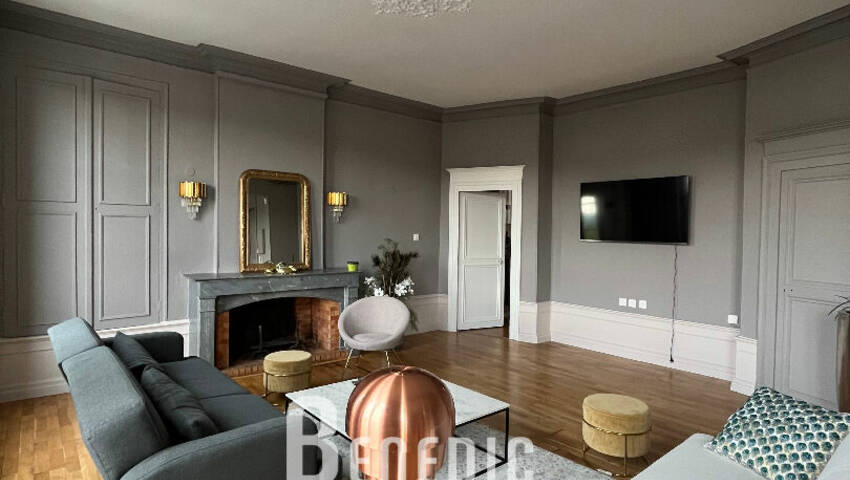 53398873d - Attribut alt par défaut.