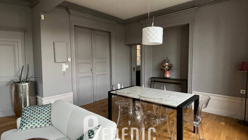 53398873e - Attribut alt par défaut.