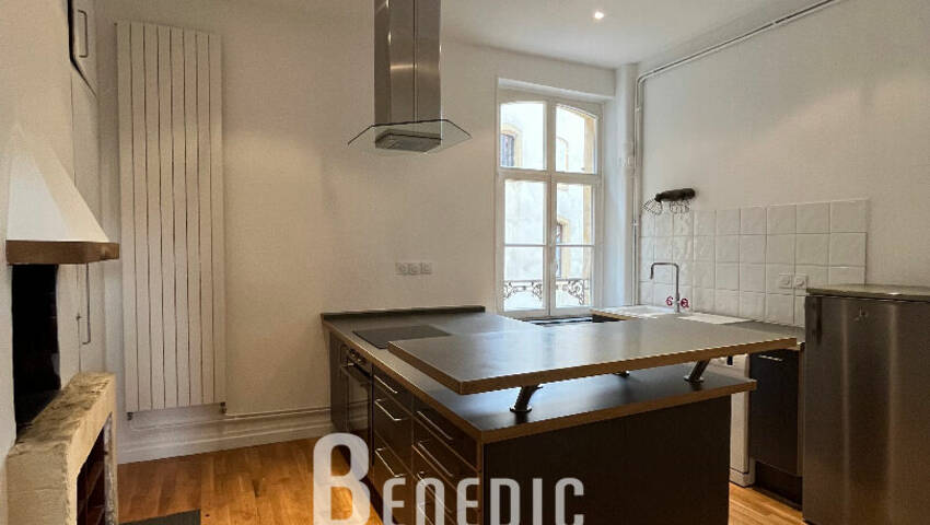 53398873g - Attribut alt par défaut.