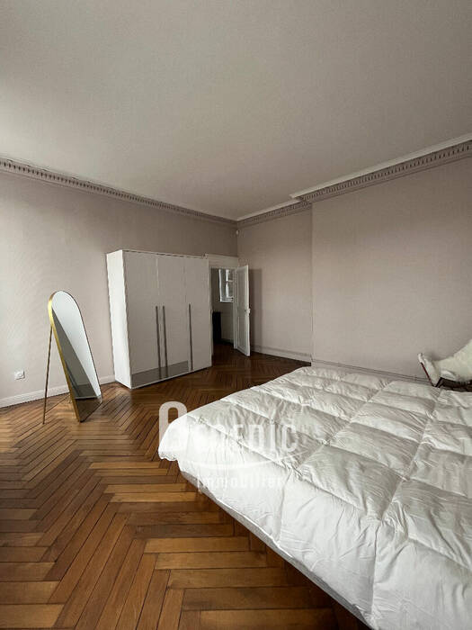 53398873l - Attribut alt par défaut.