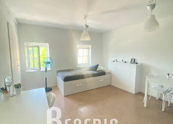 4253793b - Attribut alt par défaut.