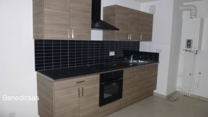 6820048b - Attribut alt par défaut.