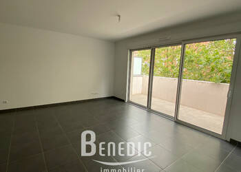 53527884a - Attribut alt par défaut.