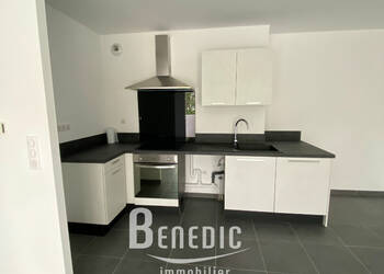 53527884b - Attribut alt par défaut.