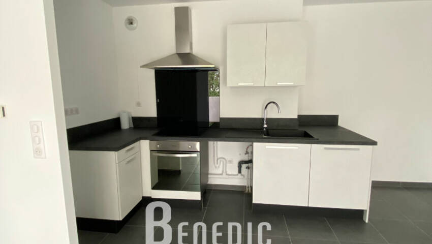 53527884b - Attribut alt par défaut.