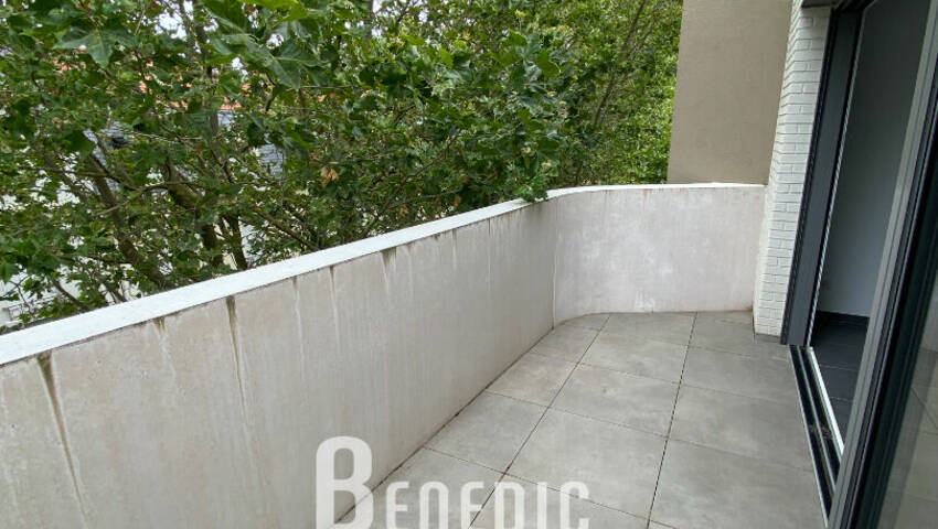 53527884f - Attribut alt par défaut.