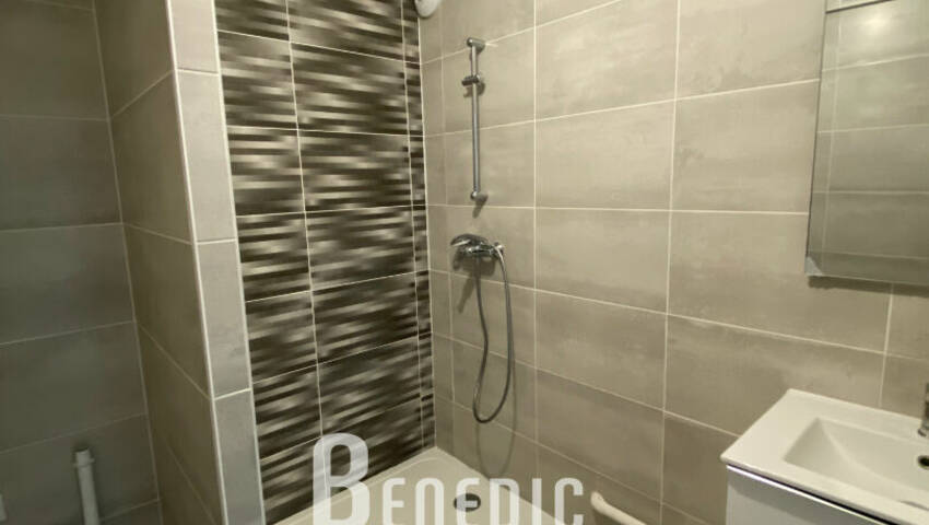 53527884h - Attribut alt par défaut.