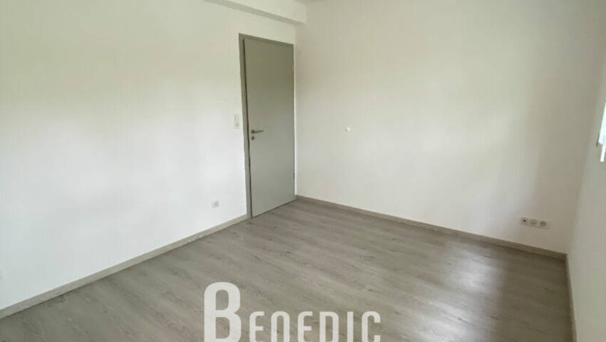 53527884k - Attribut alt par défaut.