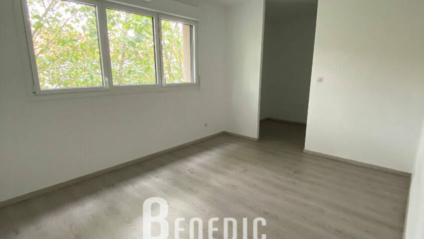 53527884n - Attribut alt par défaut.