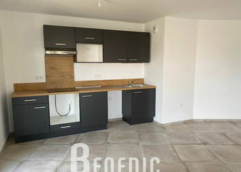 53547701a - Attribut alt par défaut.