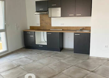 53547701b - Attribut alt par défaut.