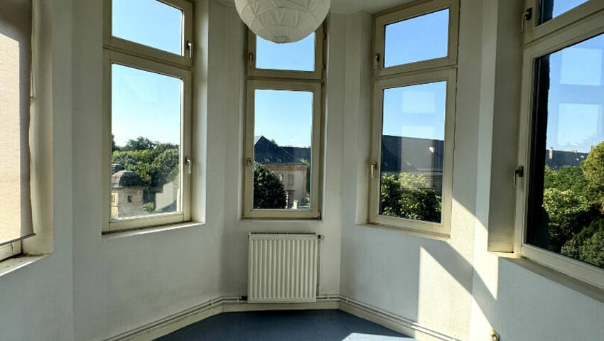 4255274a - Attribut alt par défaut.