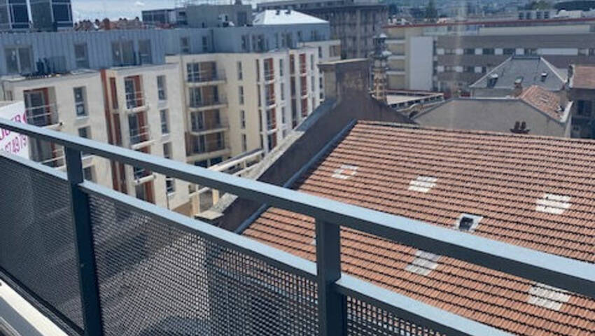 53559505c - Attribut alt par défaut.