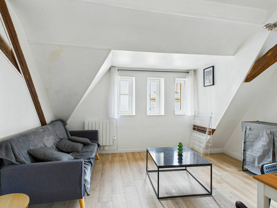 53583688b - Attribut alt par défaut.