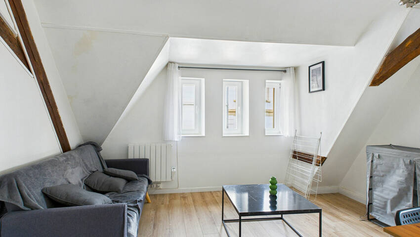 53583688b - Attribut alt par défaut.