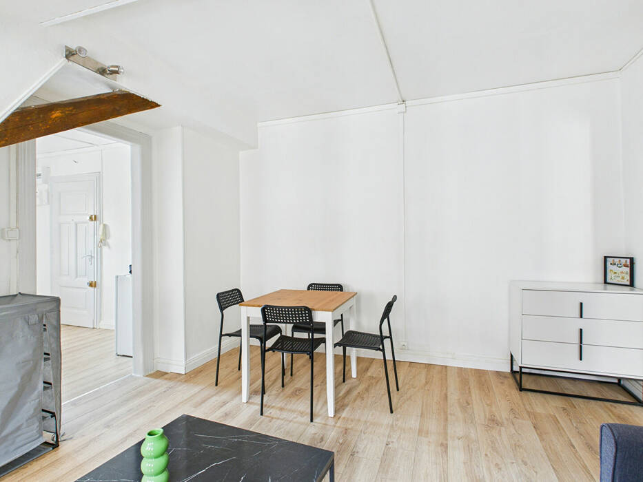 53583688c - Attribut alt par défaut.