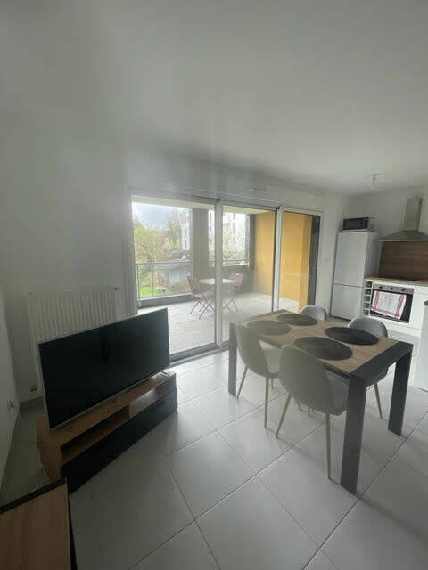 53592049c - Attribut alt par défaut.