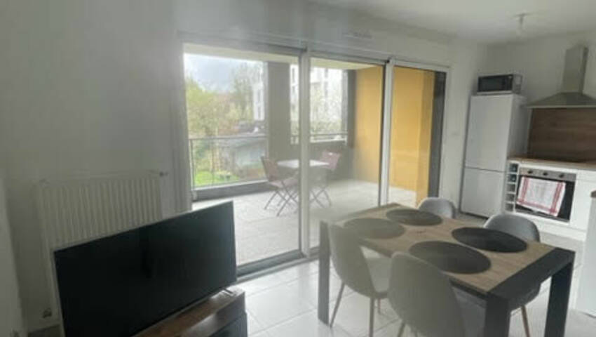 53592049c - Attribut alt par défaut.