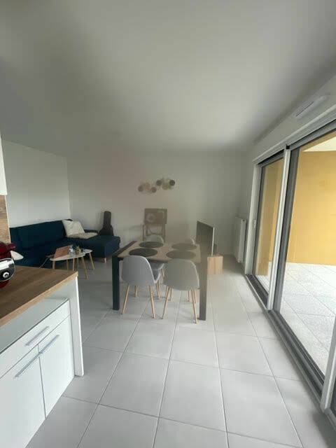 53592049d - Attribut alt par défaut.