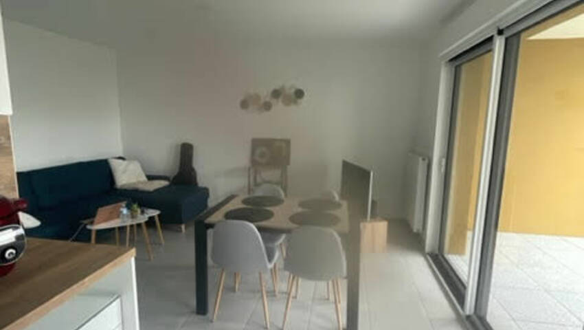 53592049d - Attribut alt par défaut.