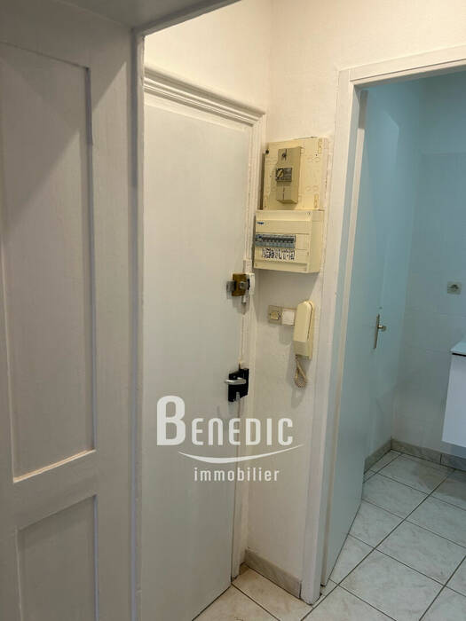 4254394c - Attribut alt par défaut.