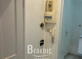 4254394c - Attribut alt par défaut.