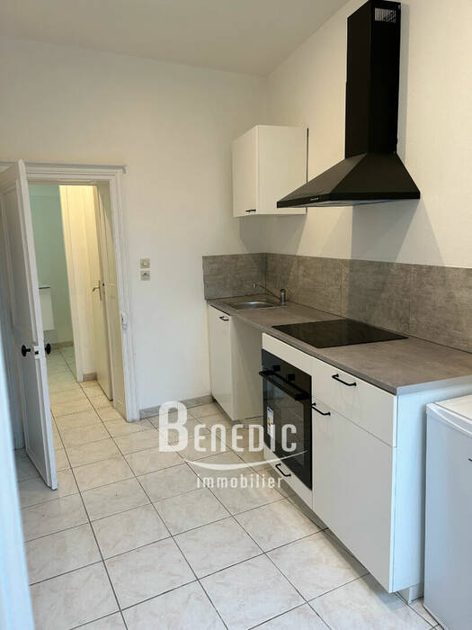 4254394e - Attribut alt par défaut.