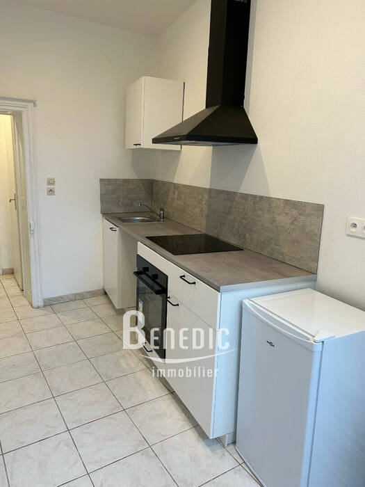 4254394f - Attribut alt par défaut.