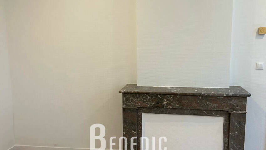 4254394n - Attribut alt par défaut.