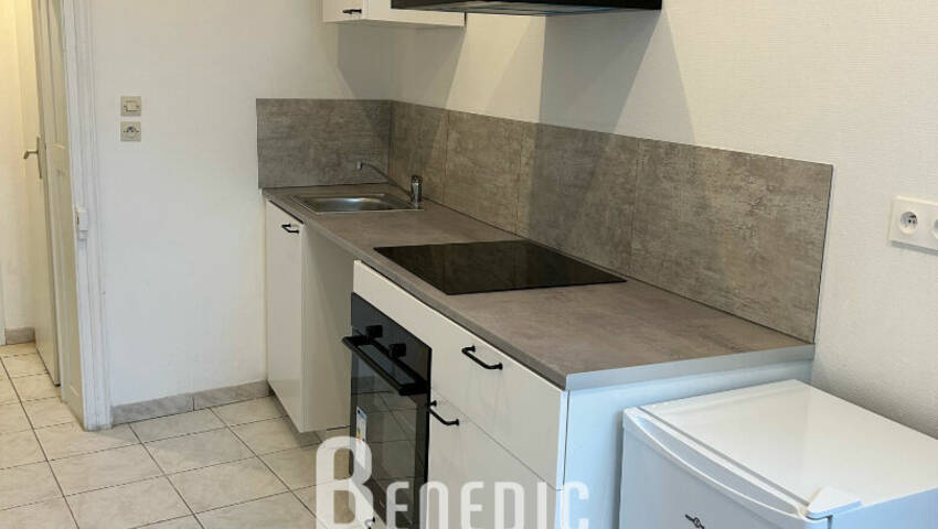 4254394a - Attribut alt par défaut.