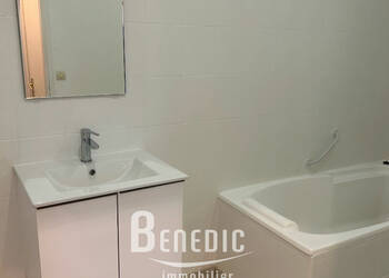 4254394b - Attribut alt par défaut.