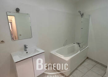 4254394c - Attribut alt par défaut.