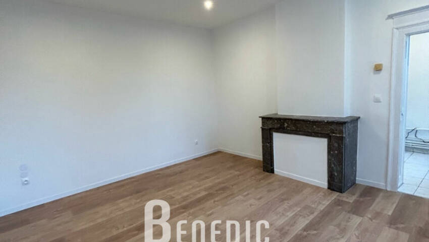 4254394l - Attribut alt par défaut.