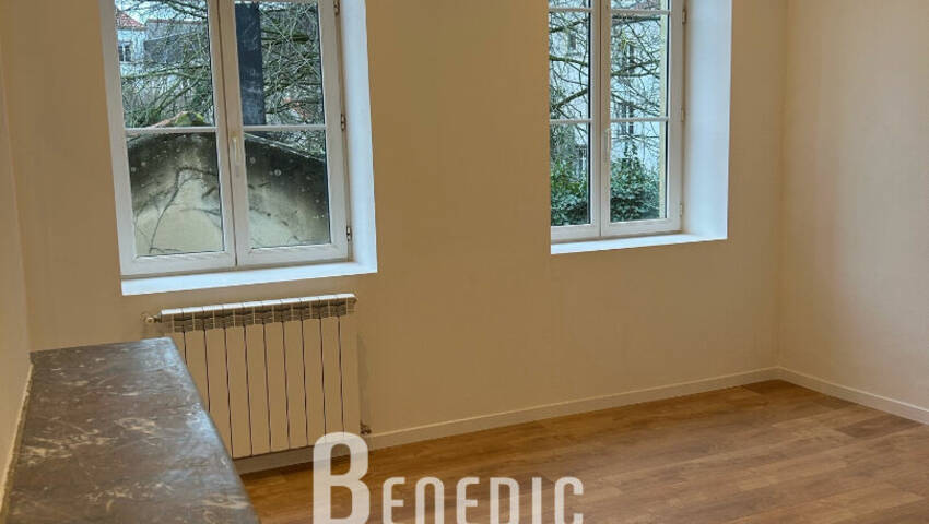 4254394m - Attribut alt par défaut.