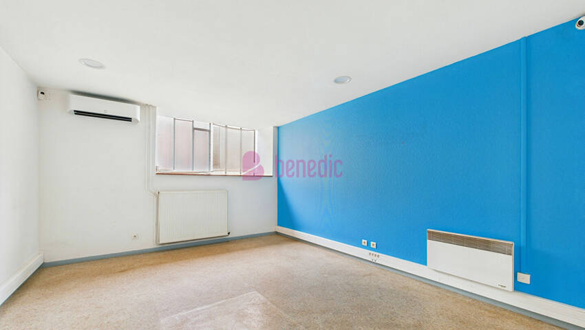 53621755d - Attribut alt par défaut.